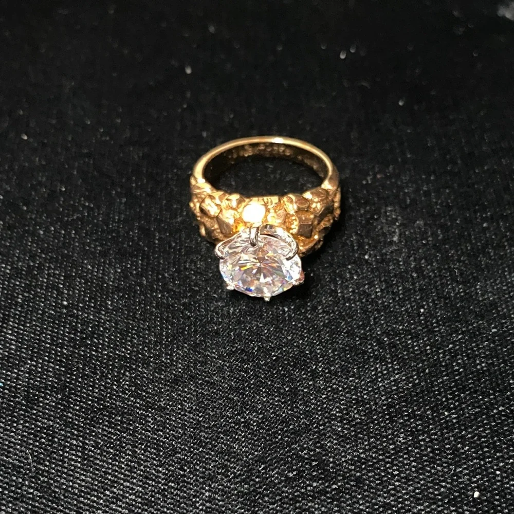 Elegant vintage 18KT H.G.E. Nugget large CZ size 7 Women's Ring